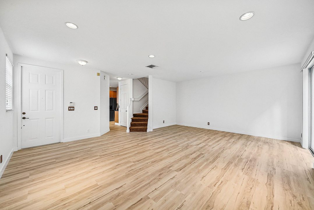 For Sale: $609,500 (4 beds, 2 baths, 1805 Square Feet)