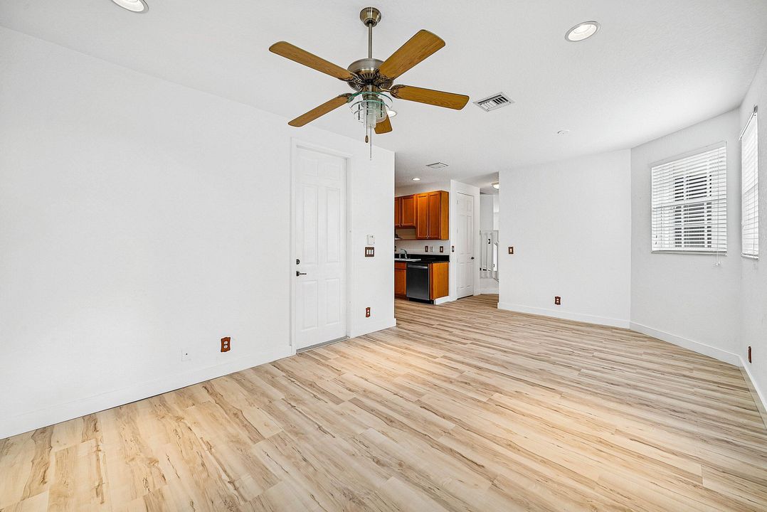 For Sale: $609,500 (4 beds, 2 baths, 1805 Square Feet)