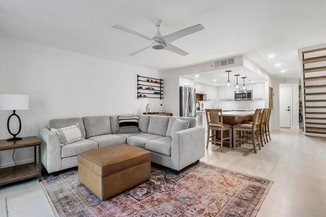 For Sale: $420,000 (2 beds, 2 baths, 1188 Square Feet)