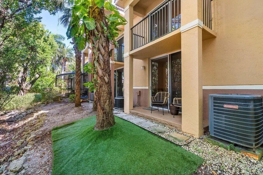 For Sale: $420,000 (2 beds, 2 baths, 1188 Square Feet)