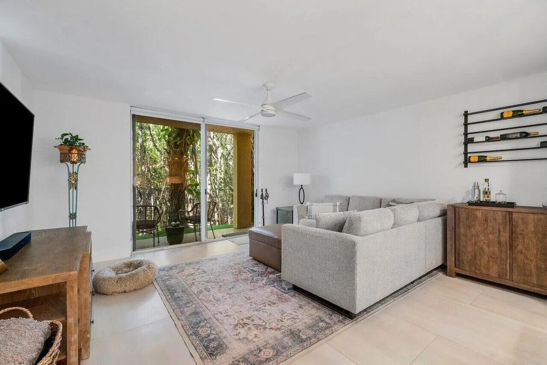 For Sale: $420,000 (2 beds, 2 baths, 1188 Square Feet)