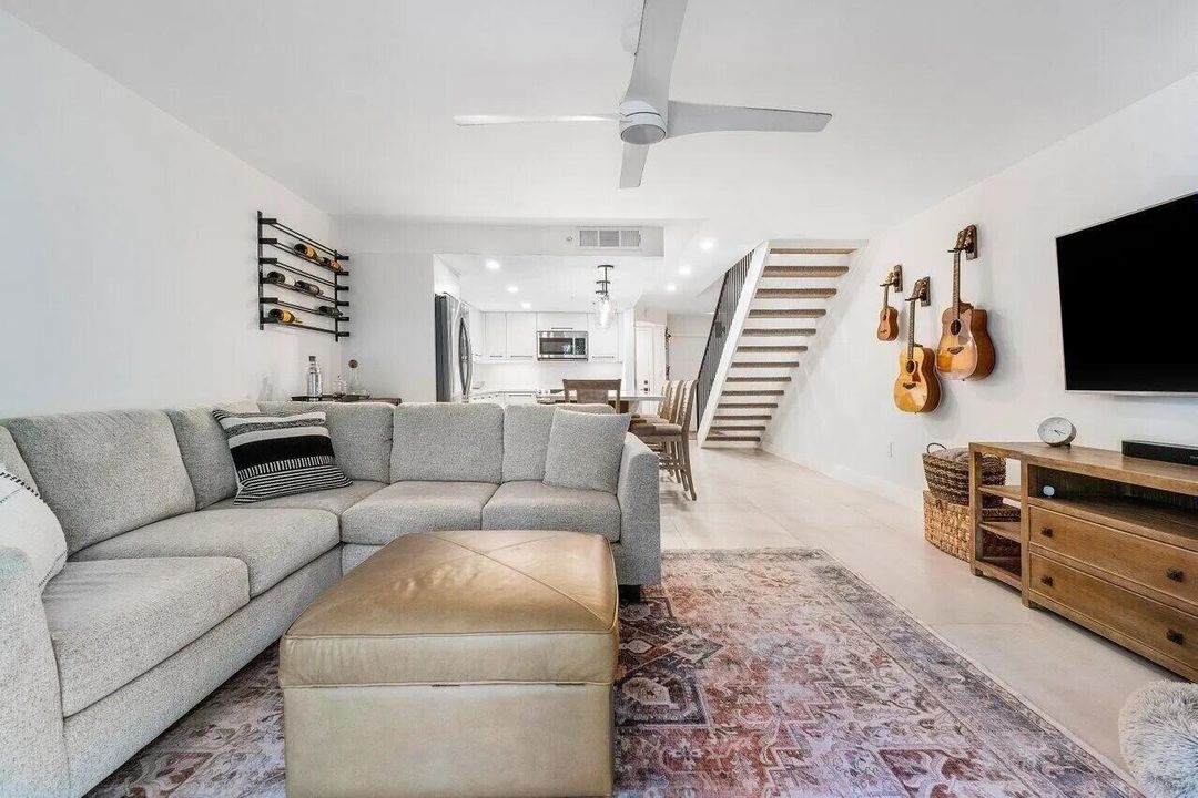 For Sale: $420,000 (2 beds, 2 baths, 1188 Square Feet)