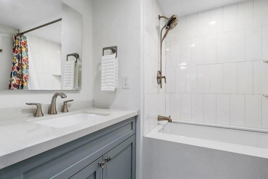 For Sale: $420,000 (2 beds, 2 baths, 1188 Square Feet)