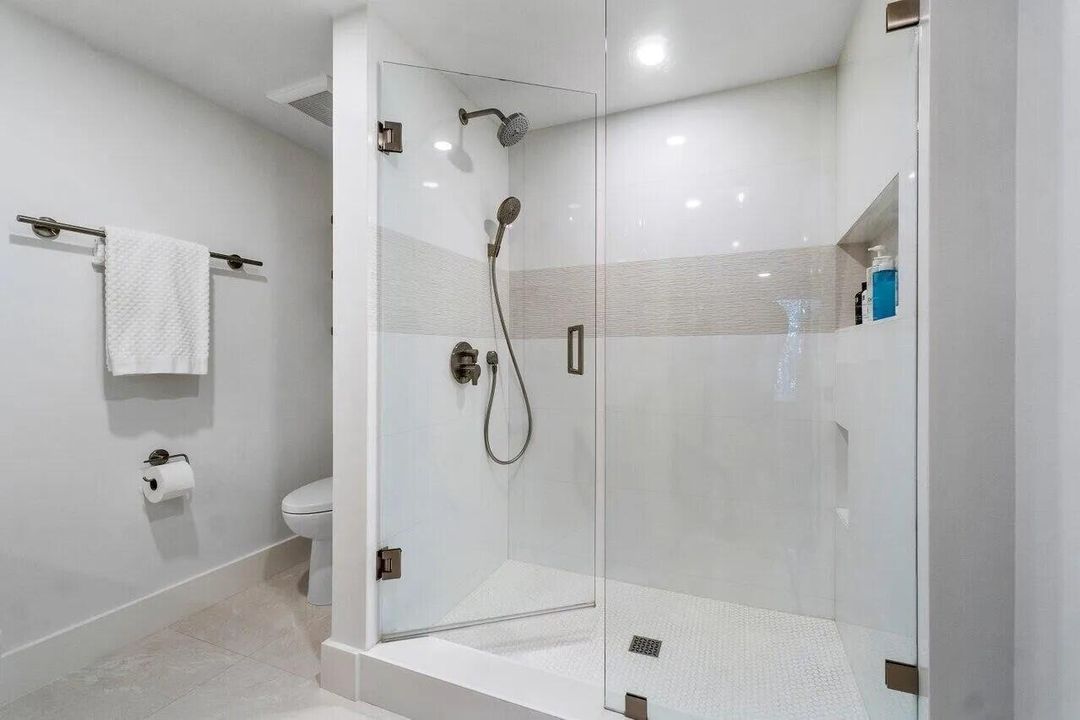 For Sale: $420,000 (2 beds, 2 baths, 1188 Square Feet)