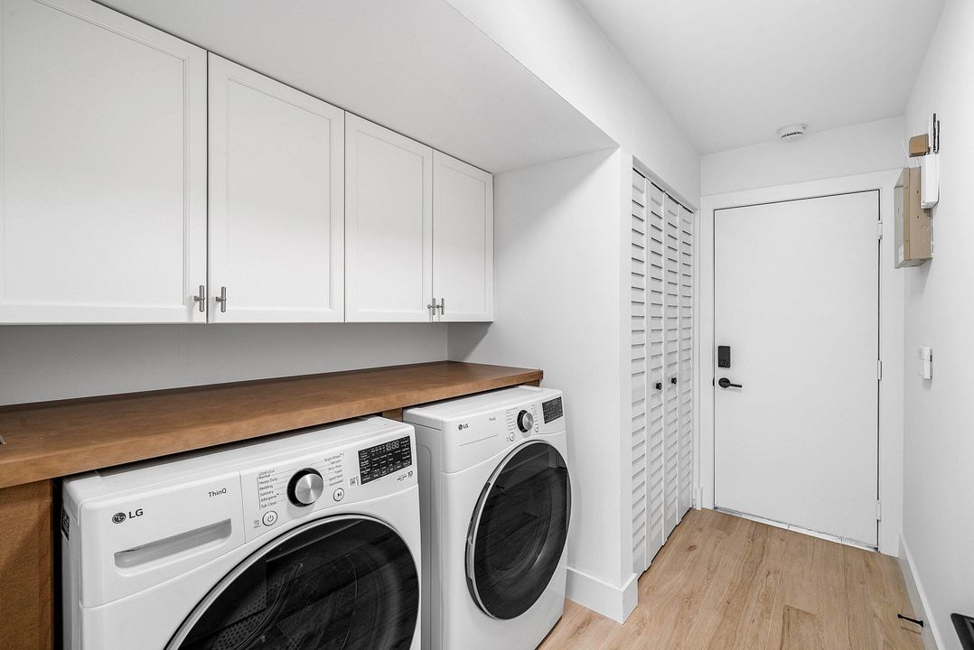 For Sale: $1,199,000 (3 beds, 3 baths, 2317 Square Feet)