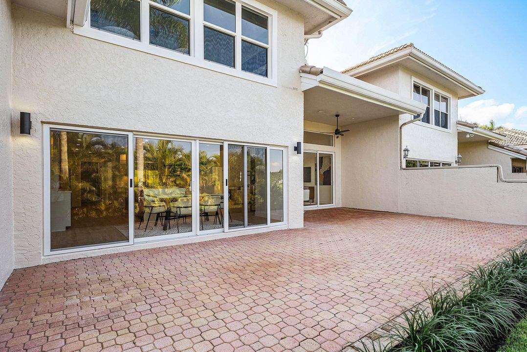 For Sale: $1,199,000 (3 beds, 3 baths, 2317 Square Feet)