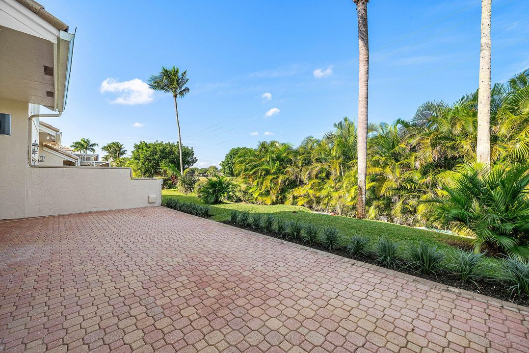 For Sale: $1,199,000 (3 beds, 3 baths, 2317 Square Feet)