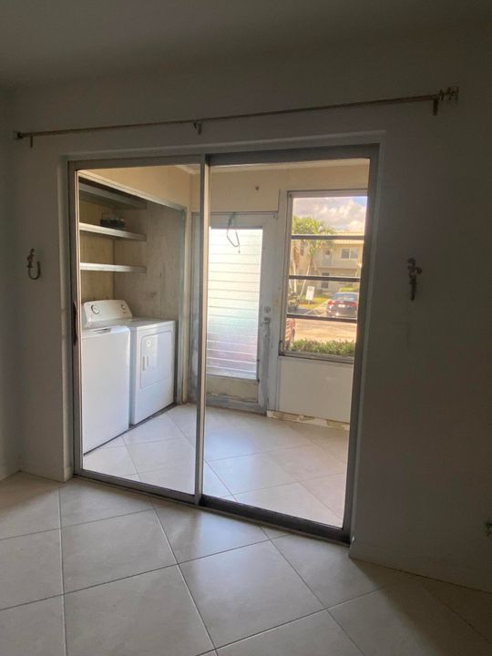 На продажу: $89,000 (1 спален, 1 ванн, 720 Квадратных фут)