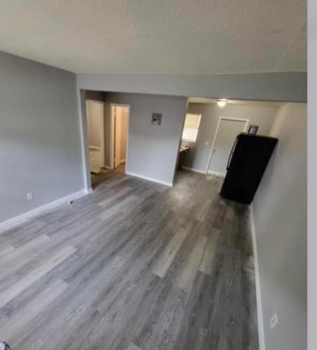 For Rent: $2,000 (2 beds, 1 baths, 700 Square Feet)