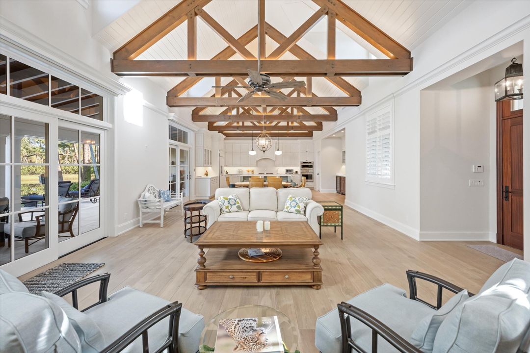 En Venta: $1,950,000 (3 camas, 3 baños, 2589 Pies cuadrados)