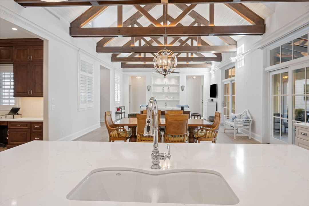 En Venta: $1,950,000 (3 camas, 3 baños, 2589 Pies cuadrados)