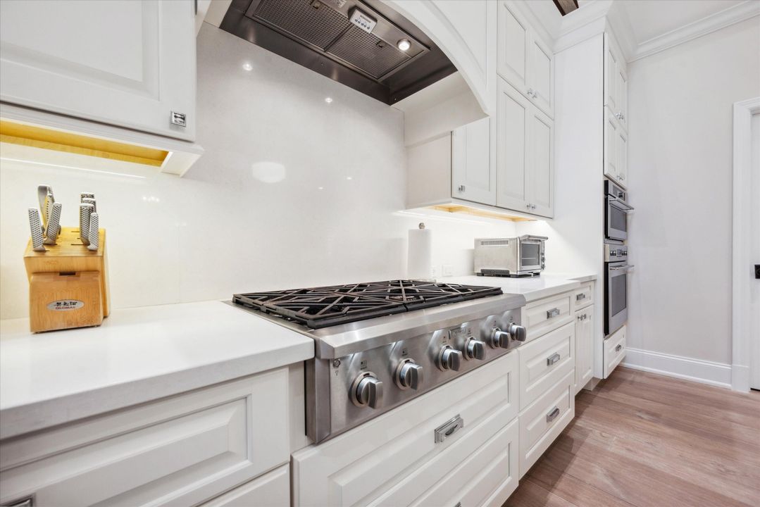 En Venta: $1,950,000 (3 camas, 3 baños, 2589 Pies cuadrados)