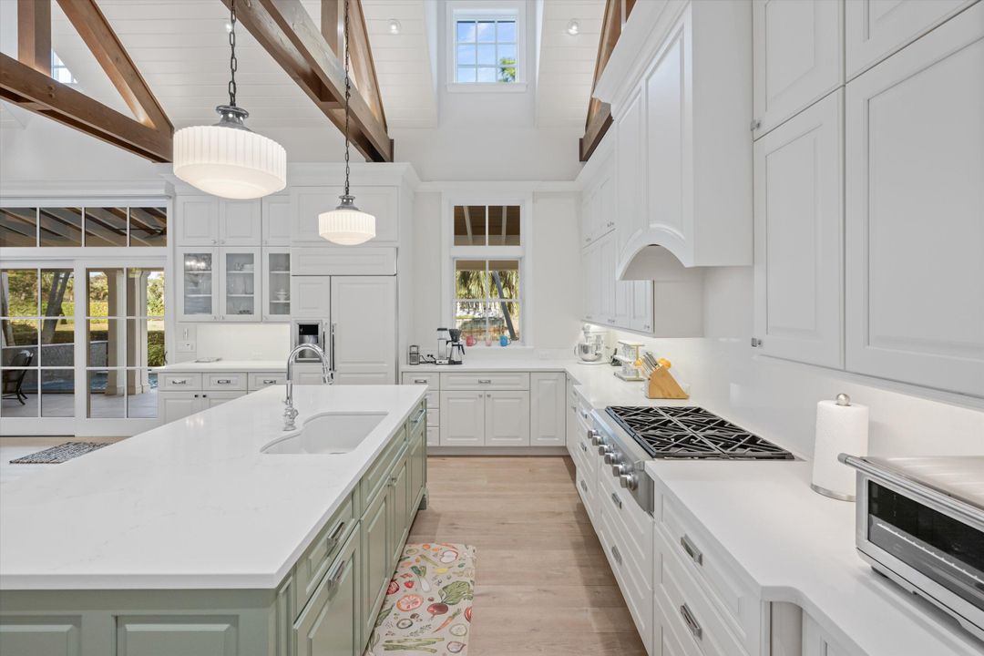 En Venta: $1,950,000 (3 camas, 3 baños, 2589 Pies cuadrados)