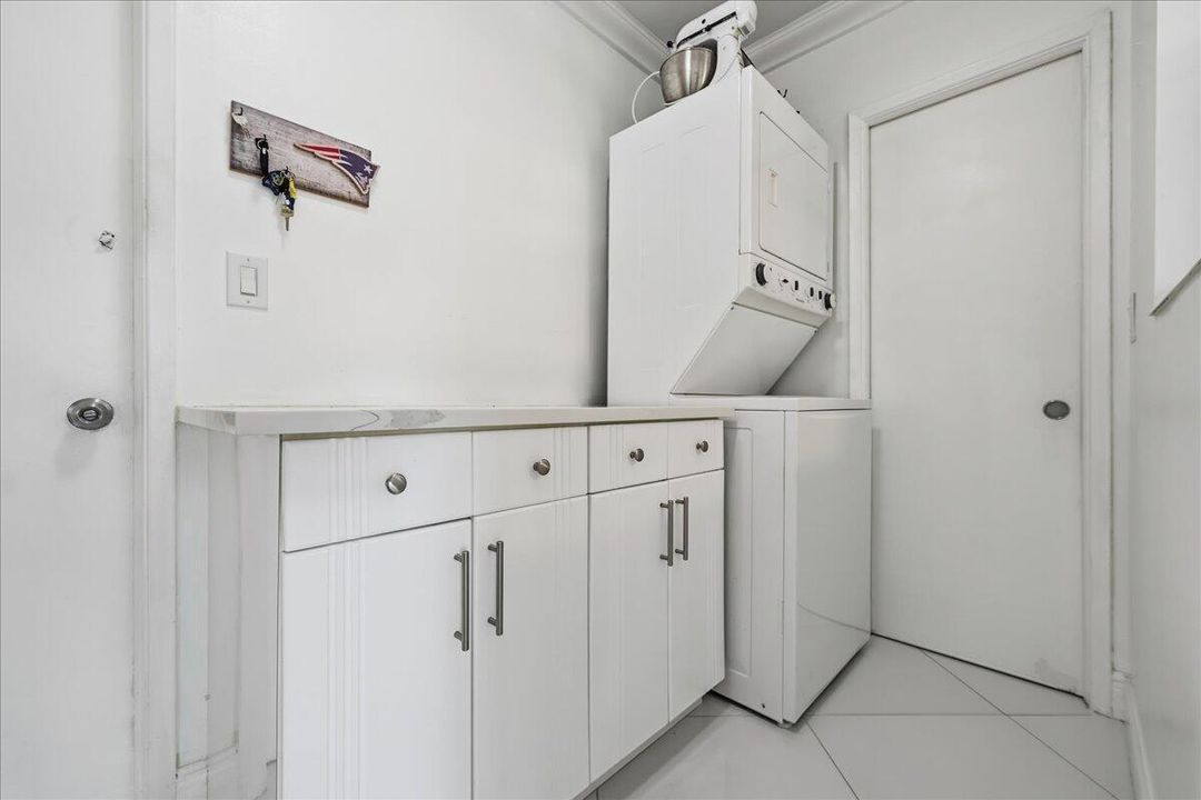 На продажу: $829,000 (2 спален, 2 ванн, 2150 Квадратных фут)