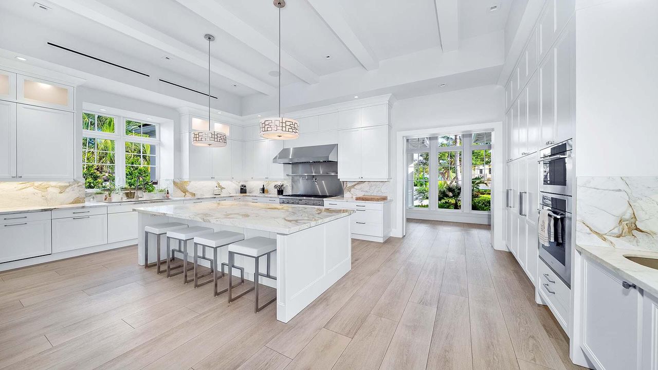 For Sale: $9,950,000 (5 beds, 5 baths, 5499 Square Feet)