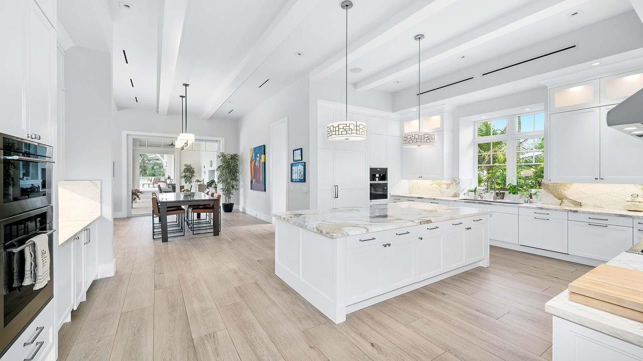 For Sale: $9,950,000 (5 beds, 5 baths, 5499 Square Feet)