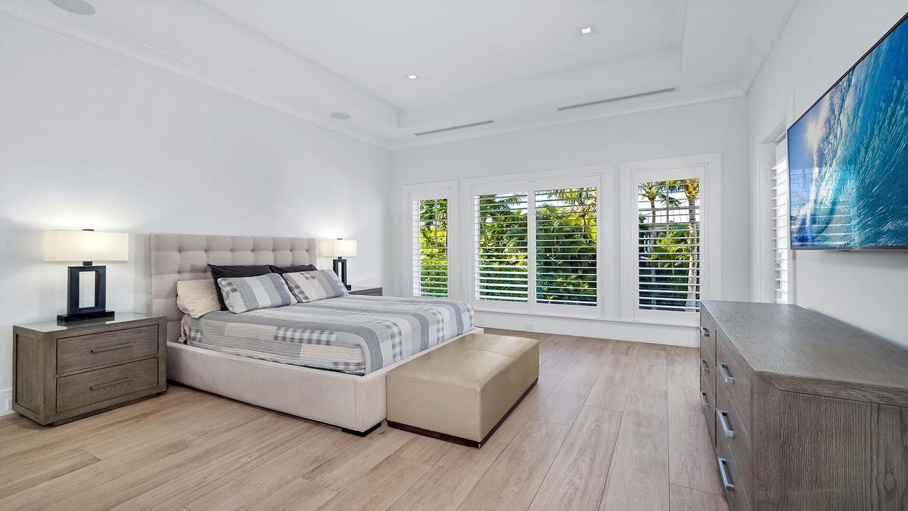 For Sale: $9,950,000 (5 beds, 5 baths, 5499 Square Feet)