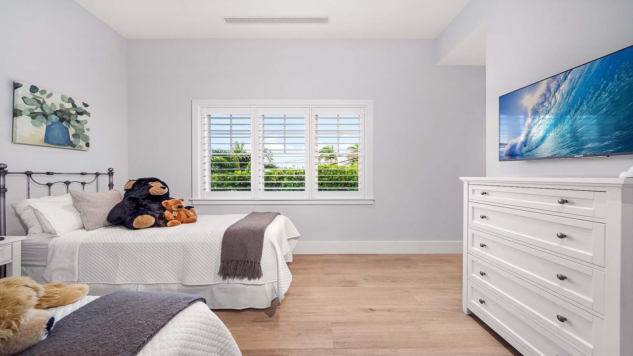 For Sale: $9,950,000 (5 beds, 5 baths, 5499 Square Feet)