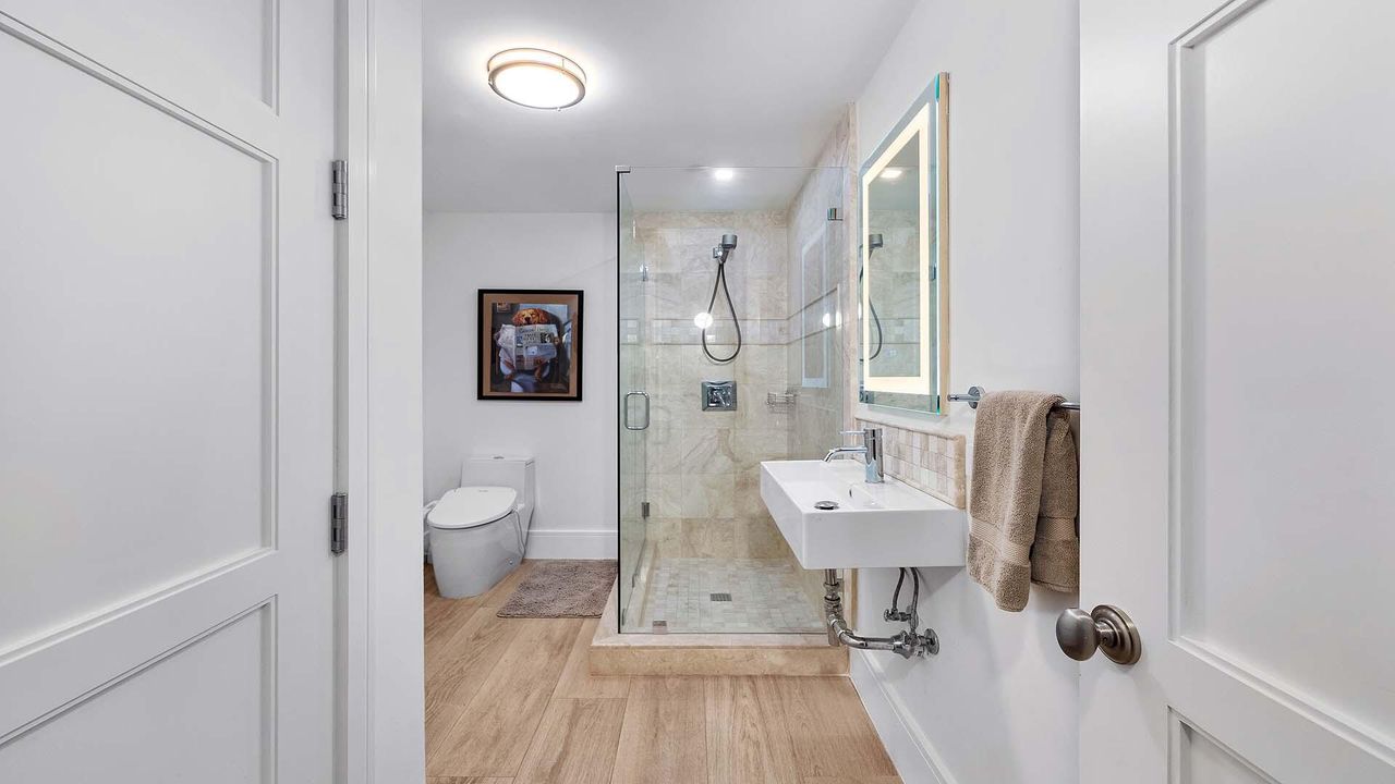 For Sale: $9,950,000 (5 beds, 5 baths, 5499 Square Feet)