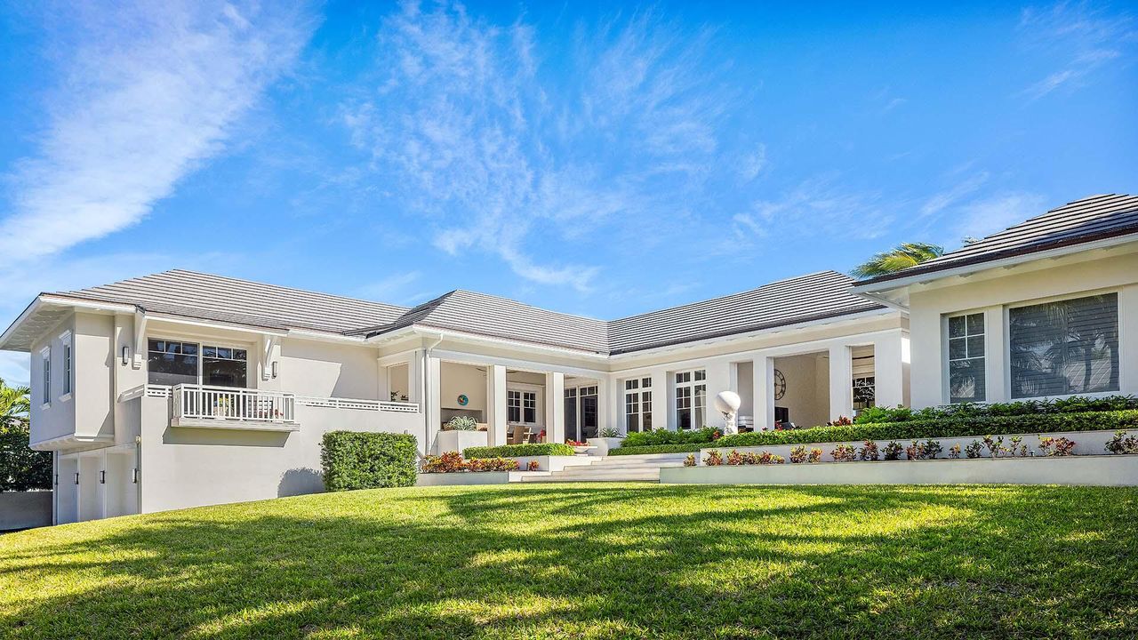 For Sale: $9,950,000 (5 beds, 5 baths, 5499 Square Feet)