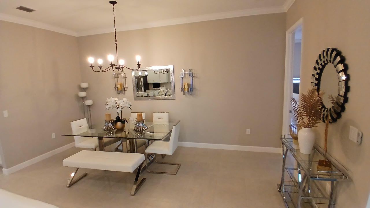 出租: $4,000 (3 贝兹, 3 浴室, 2389 平方英尺)