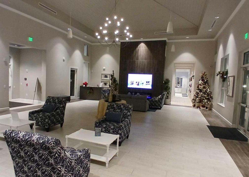 出租: $4,000 (3 贝兹, 3 浴室, 2389 平方英尺)