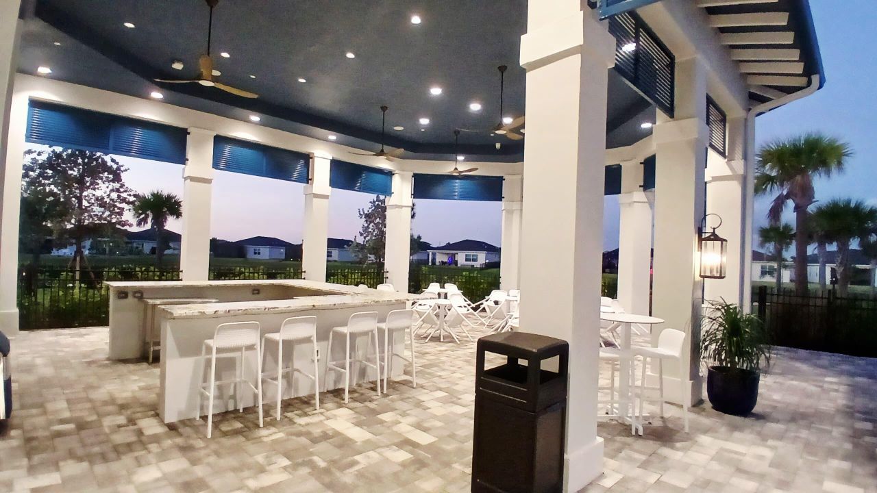 出租: $4,000 (3 贝兹, 3 浴室, 2389 平方英尺)