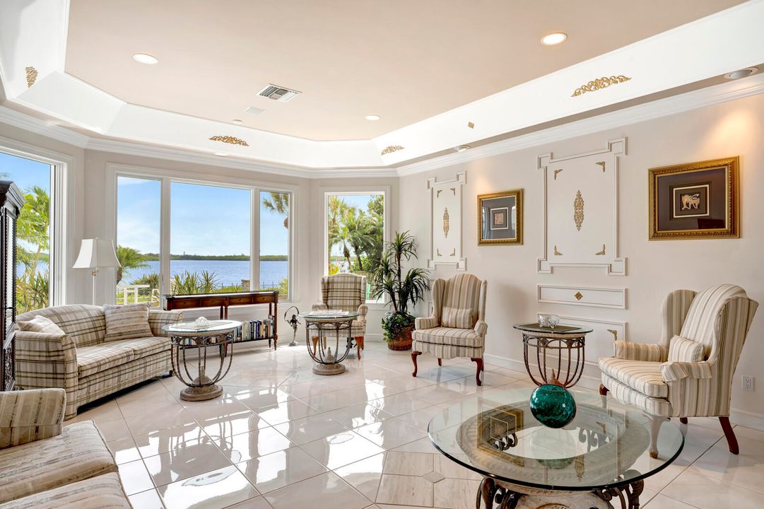 En Venta: $4,300,000 (5 camas, 4 baños, 8123 Pies cuadrados)