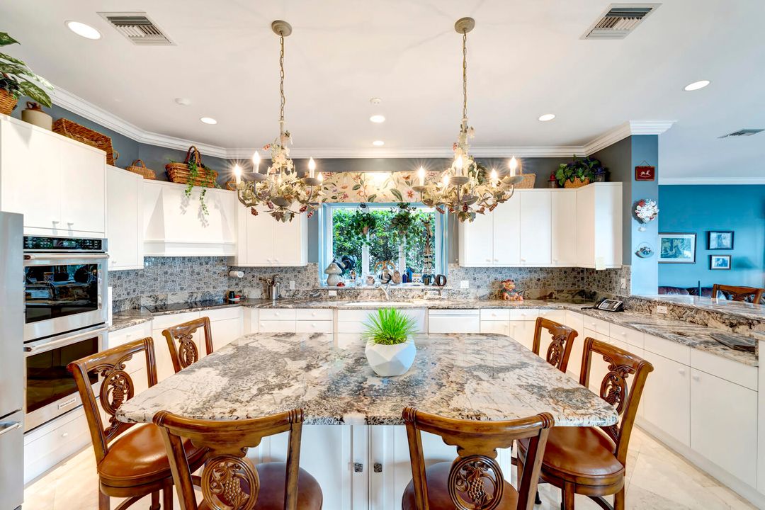 En Venta: $4,300,000 (5 camas, 4 baños, 8123 Pies cuadrados)