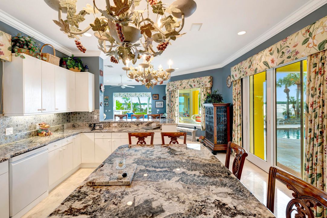 En Venta: $4,300,000 (5 camas, 4 baños, 8123 Pies cuadrados)