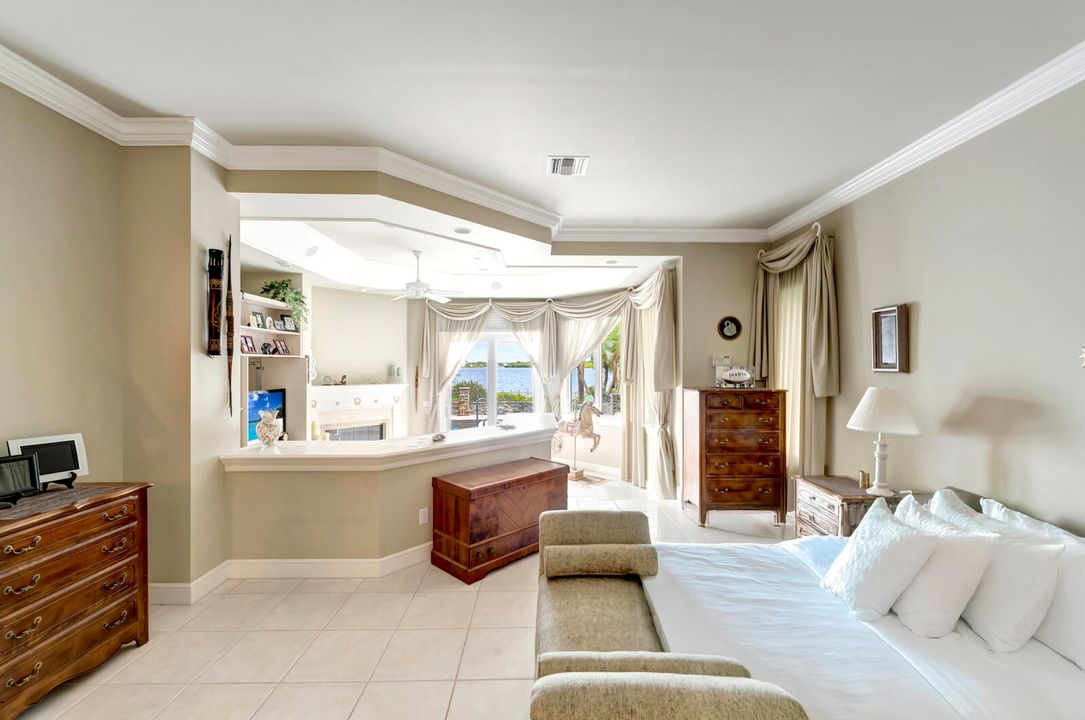 En Venta: $4,300,000 (5 camas, 4 baños, 8123 Pies cuadrados)