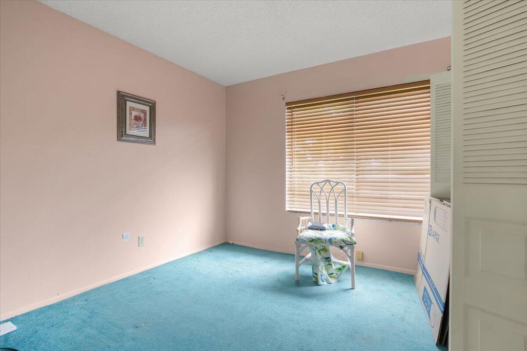 待售: $239,000 (3 贝兹, 2 浴室, 1246 平方英尺)