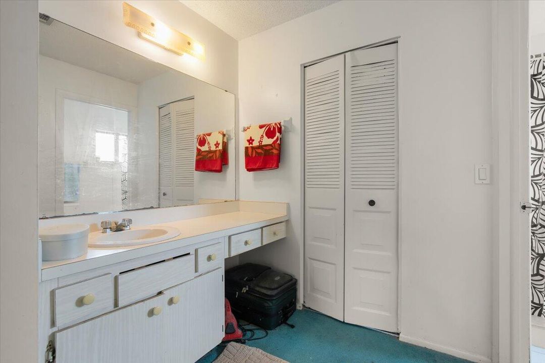 待售: $239,000 (3 贝兹, 2 浴室, 1246 平方英尺)