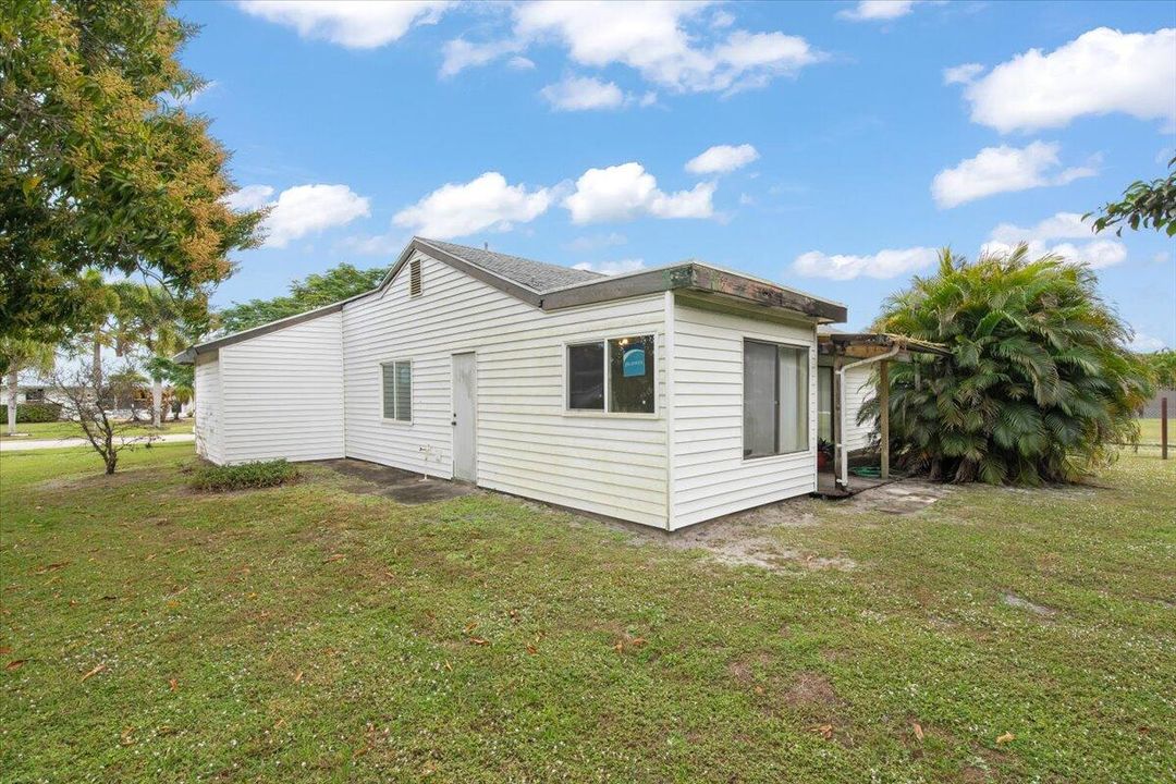 待售: $239,000 (3 贝兹, 2 浴室, 1246 平方英尺)