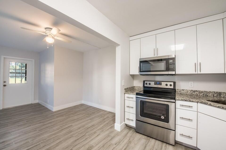 На продажу: $249,900 (2 спален, 2 ванн, 1115 Квадратных фут)