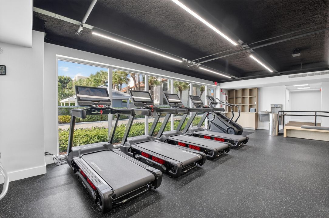 For Sale: $679,000 (2 beds, 2 baths, 1020 Square Feet)