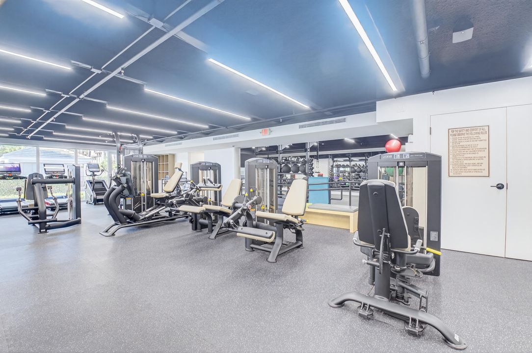 For Sale: $679,000 (2 beds, 2 baths, 1020 Square Feet)