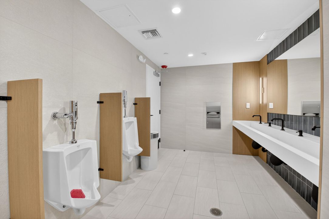 For Sale: $679,000 (2 beds, 2 baths, 1020 Square Feet)