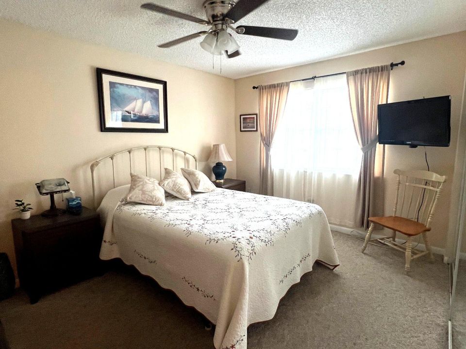 For Rent: $2,000 (3 beds, 2 baths, 1024 Square Feet)