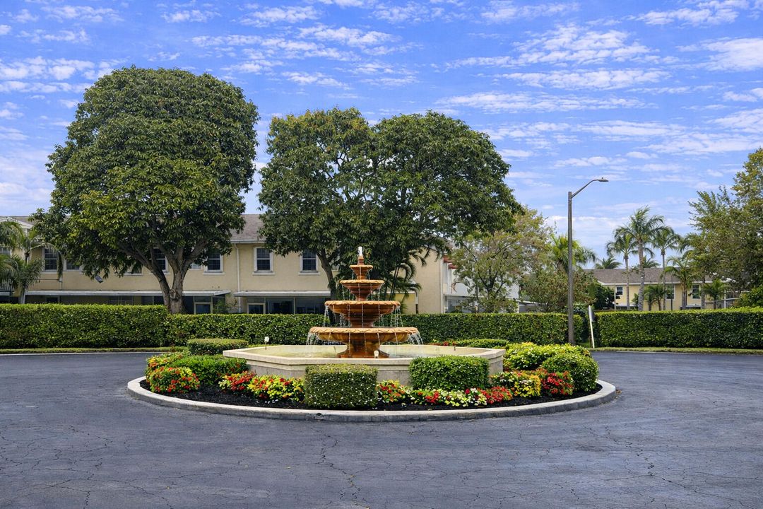 For Rent: $2,000 (3 beds, 2 baths, 1024 Square Feet)