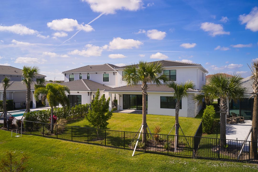 В аренду: $7,000 (5 спален, 6 ванн, 4214 Квадратных фут)