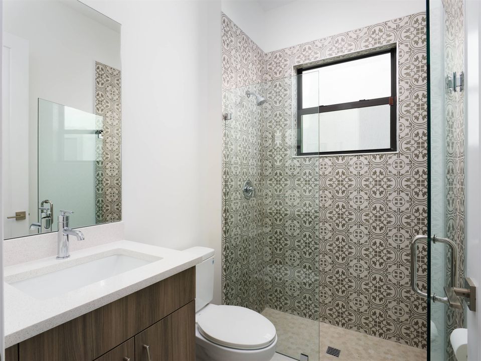 В аренду: $7,000 (5 спален, 6 ванн, 4214 Квадратных фут)