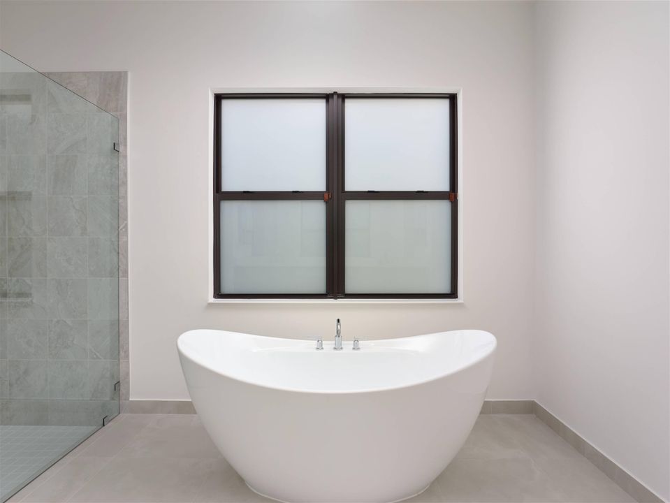 В аренду: $7,000 (5 спален, 6 ванн, 4214 Квадратных фут)