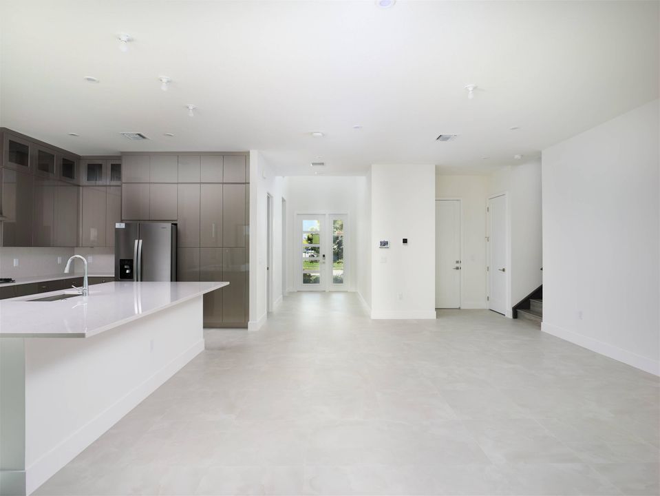 В аренду: $7,000 (5 спален, 6 ванн, 4214 Квадратных фут)