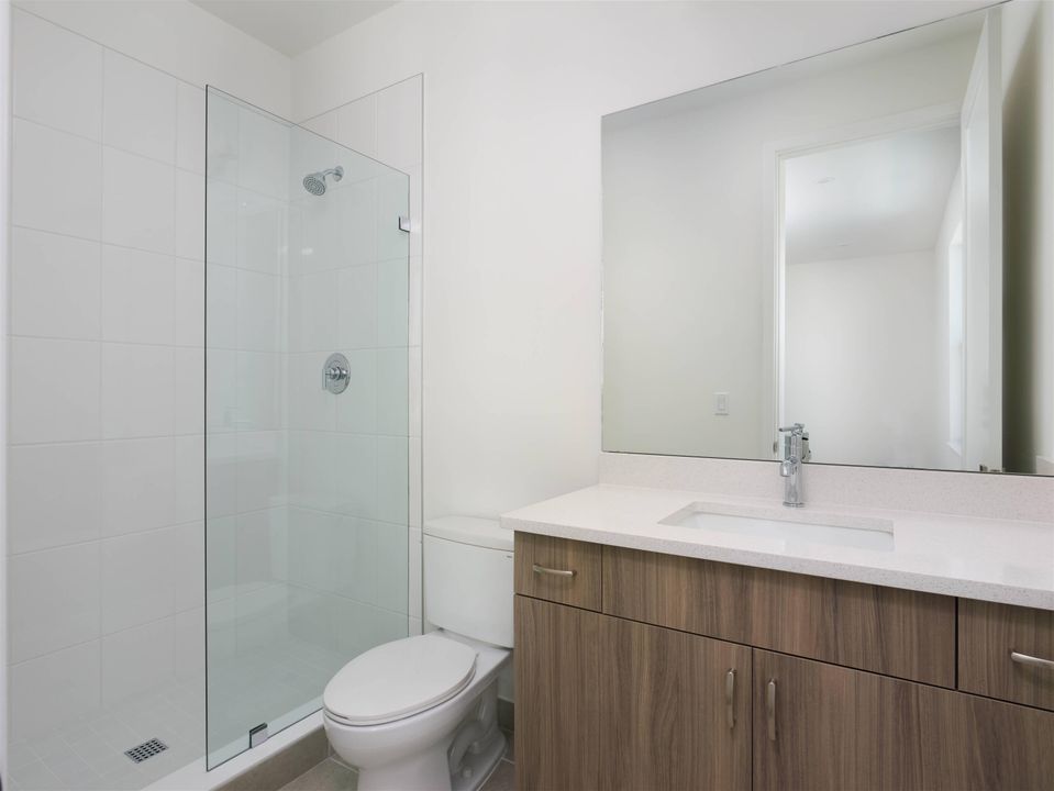 В аренду: $7,000 (5 спален, 6 ванн, 4214 Квадратных фут)