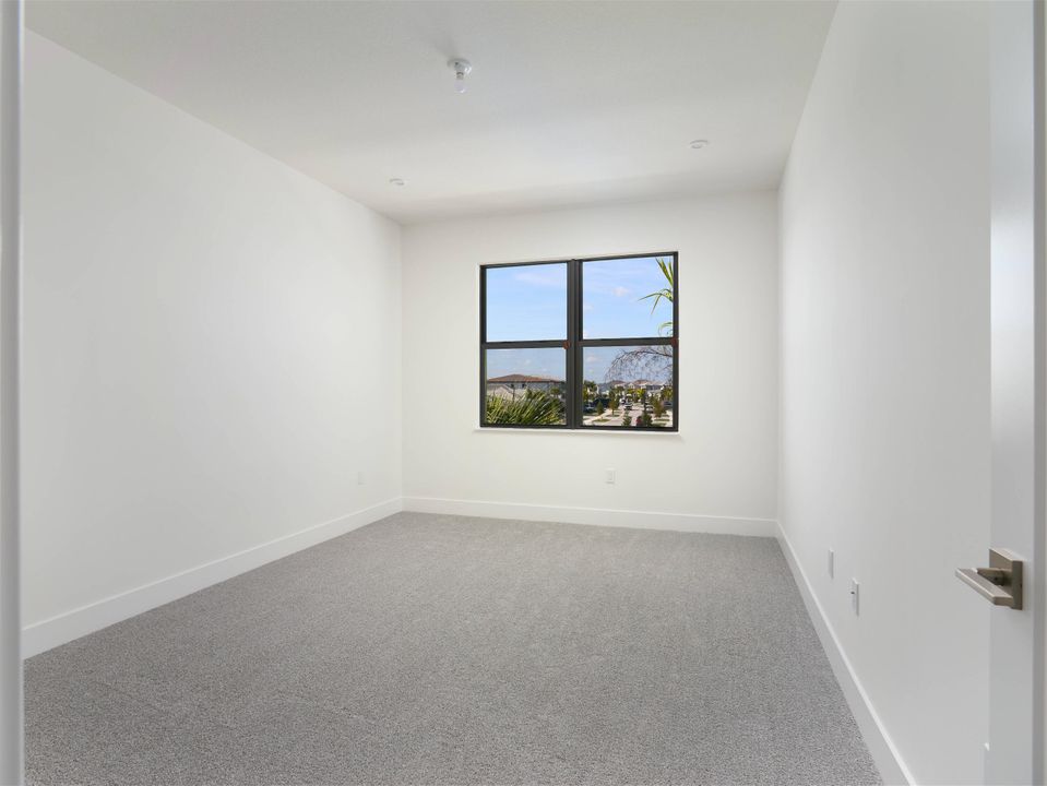 В аренду: $7,000 (5 спален, 6 ванн, 4214 Квадратных фут)