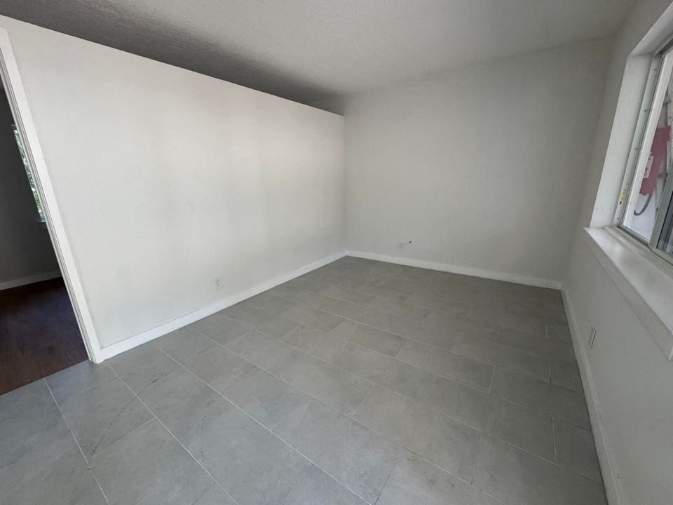 В аренду: $1,800 (1 спален, 1 ванн, 600 Квадратных фут)