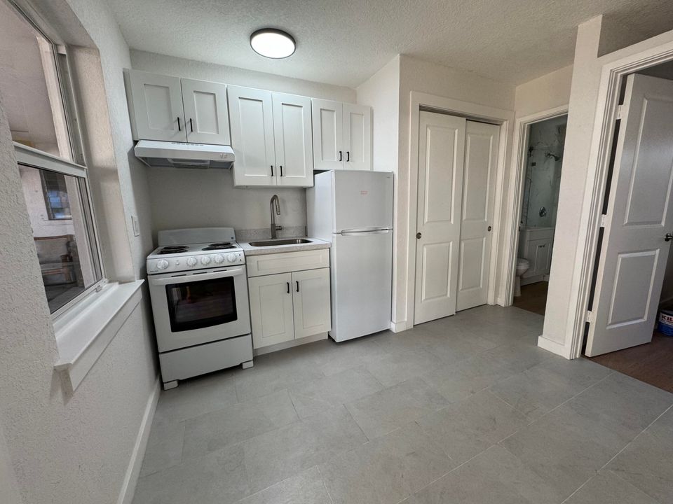 В аренду: $1,800 (1 спален, 1 ванн, 600 Квадратных фут)