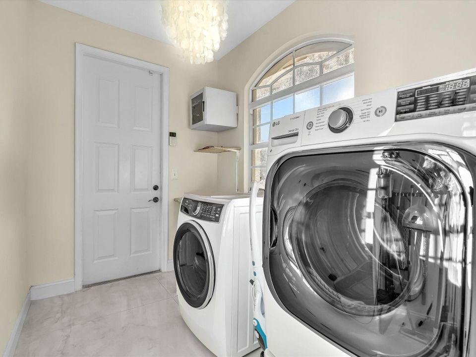 待售: $1,990,000 (5 贝兹, 3 浴室, 3462 平方英尺)