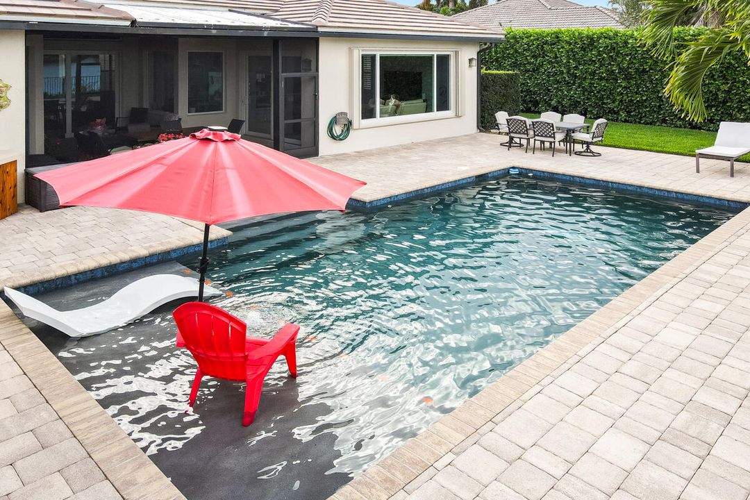 En Venta: $799,000 (3 camas, 2 baños, 2341 Pies cuadrados)